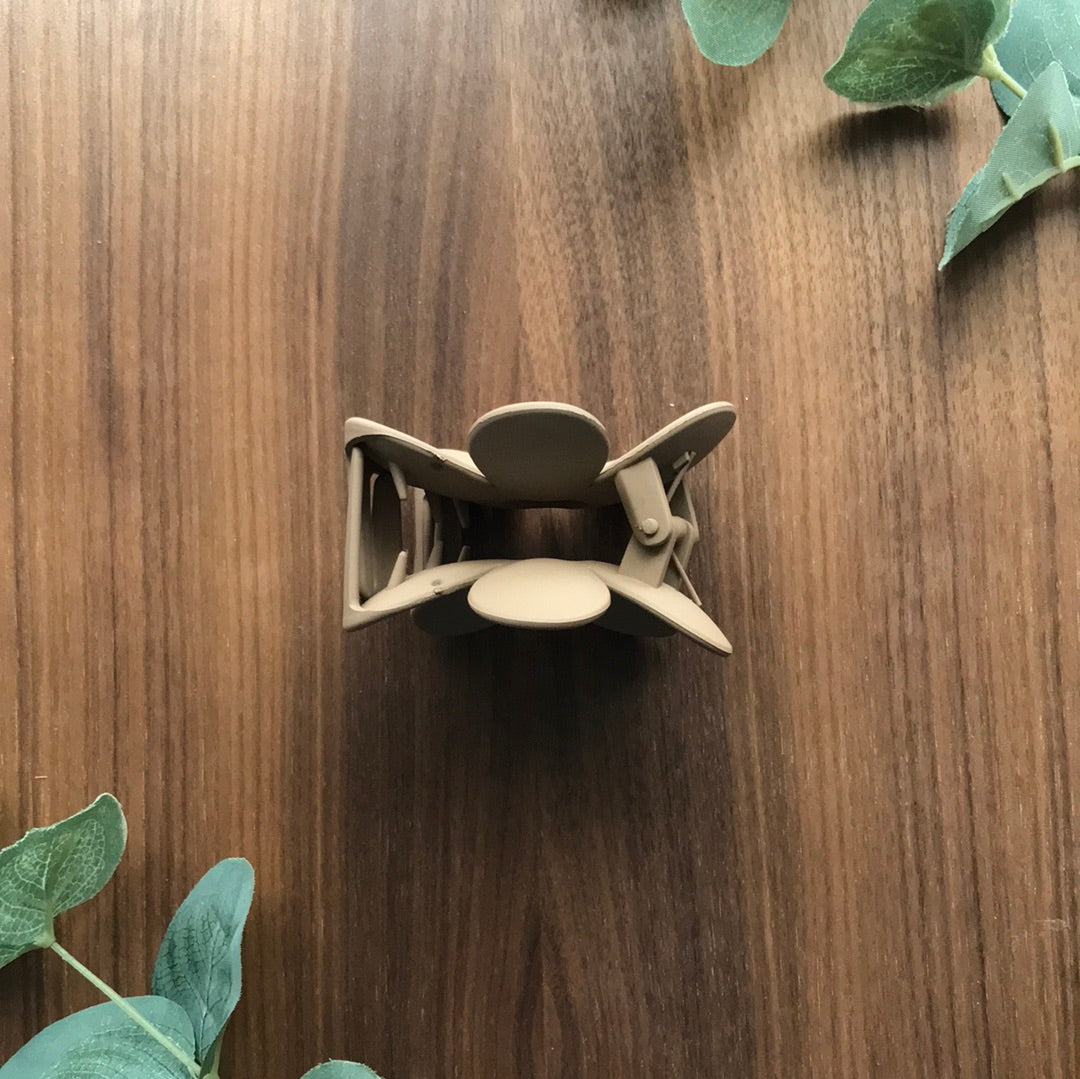 Mocha Flower Claw Clip