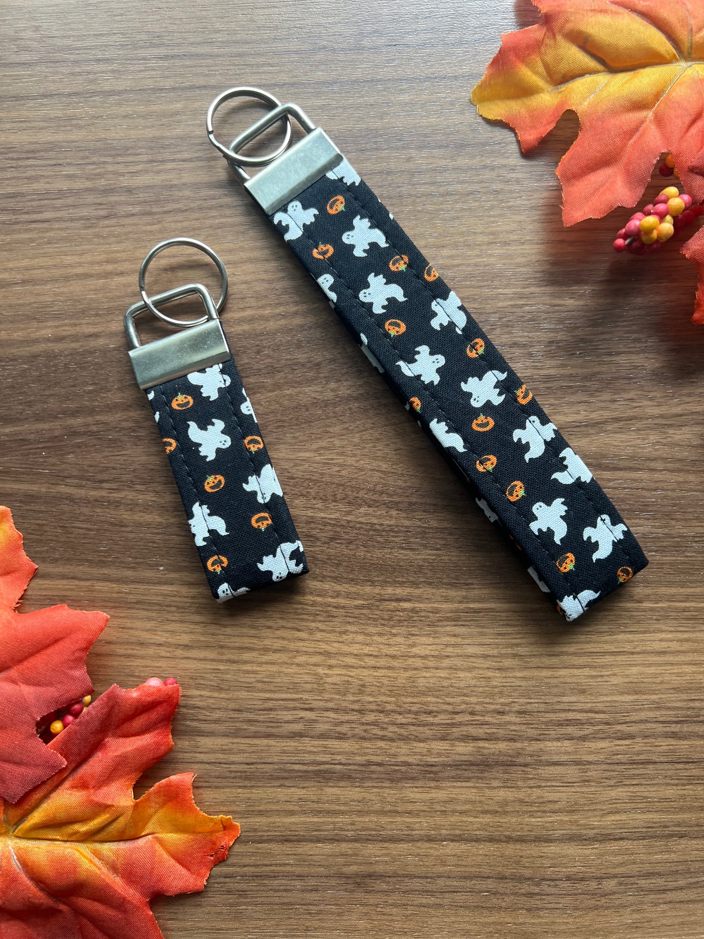Ghosts and Pumpkins Key Fob - Spooky Collection